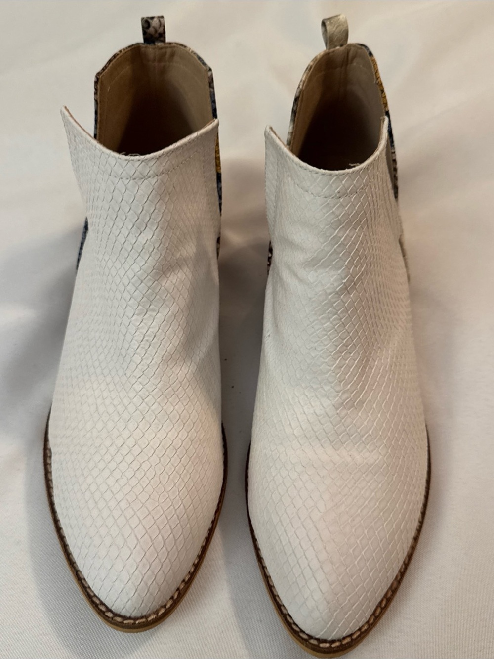 Women's White Textured Pointed Ankle Boots